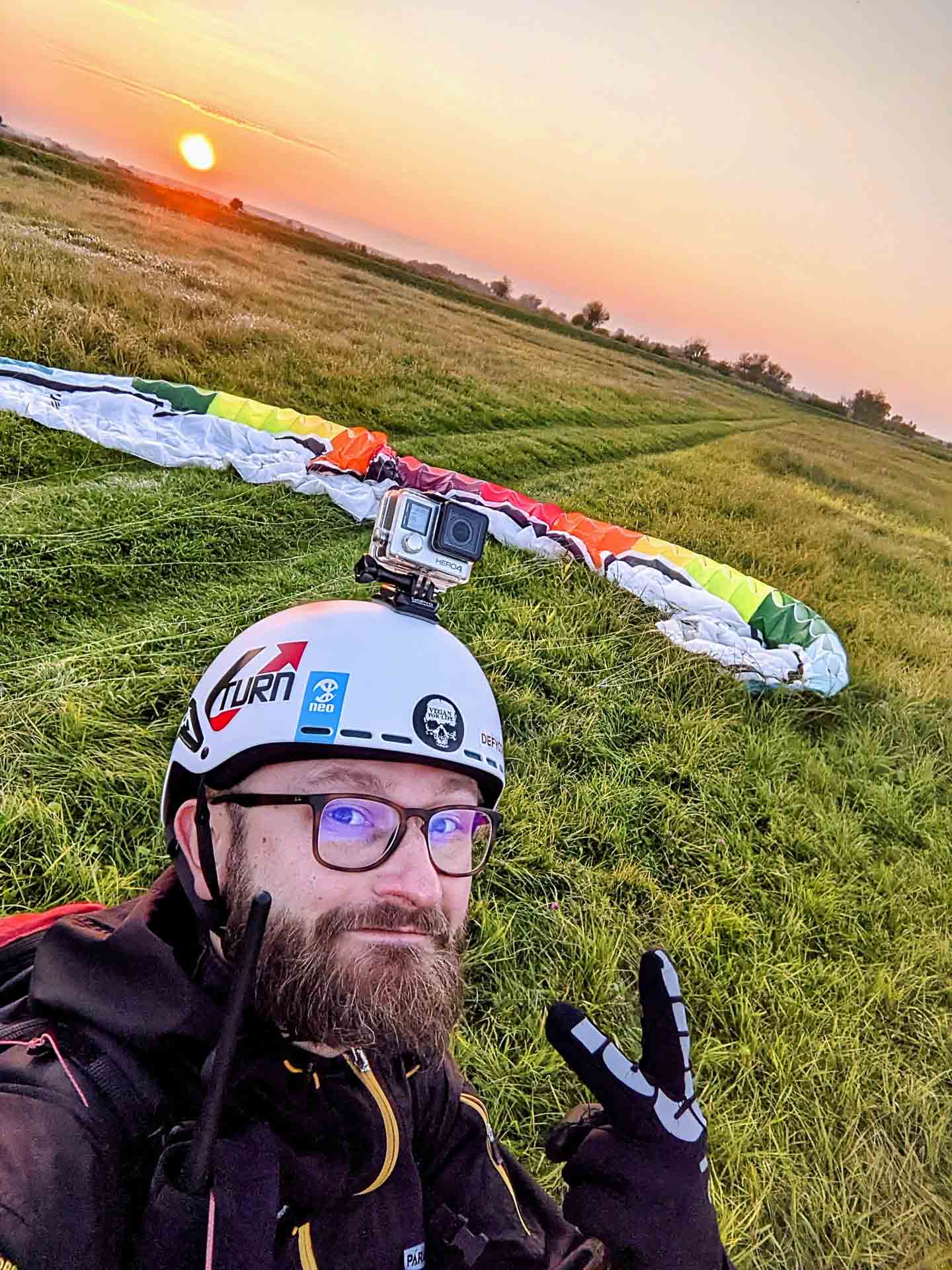 Bart paraglider pilot Bart paraglider pilot